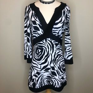 White House Black Market | Black and White Tunic